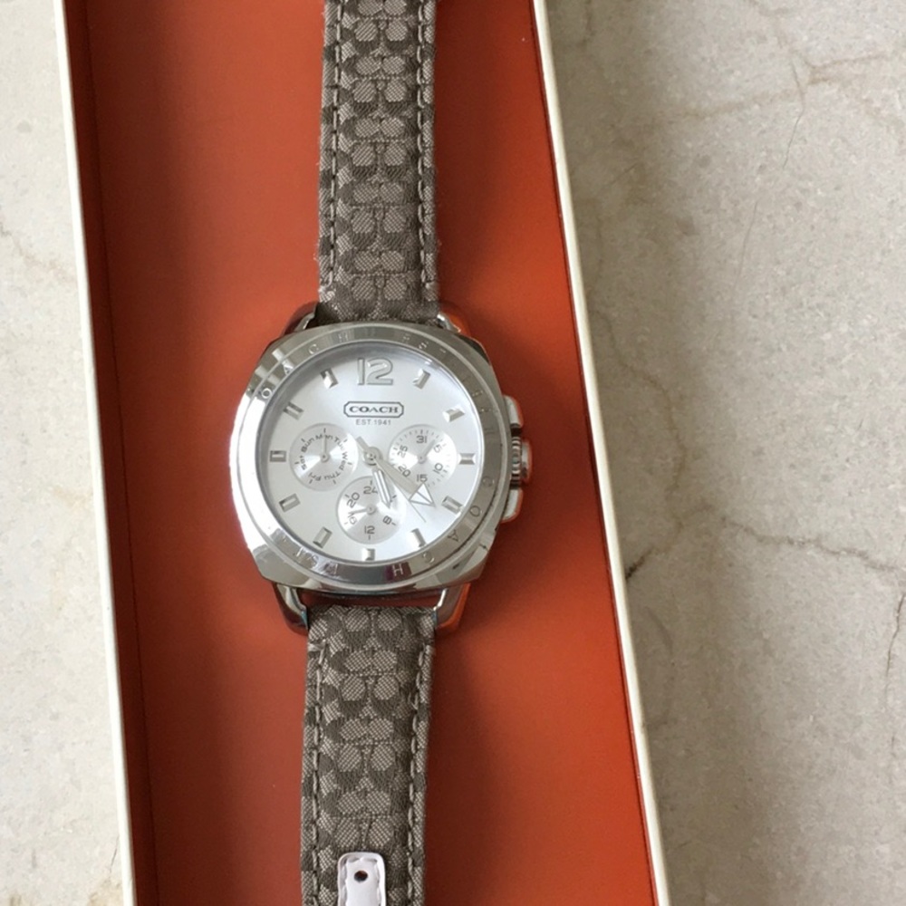 Coach Watch - Picture 7 of 8